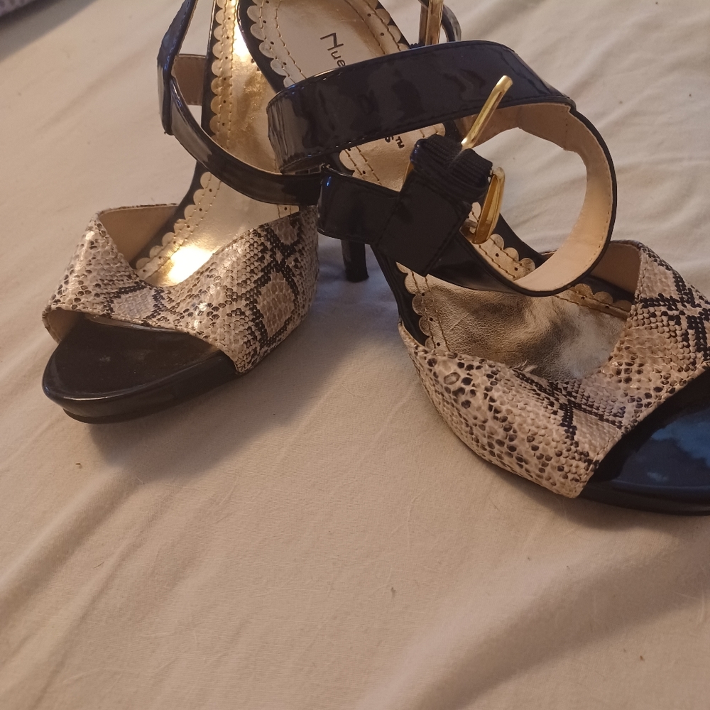 Women's shoes